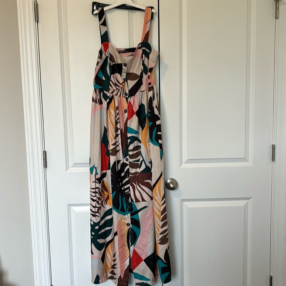 SHEIN maxi dress.  Like new.  Size 6